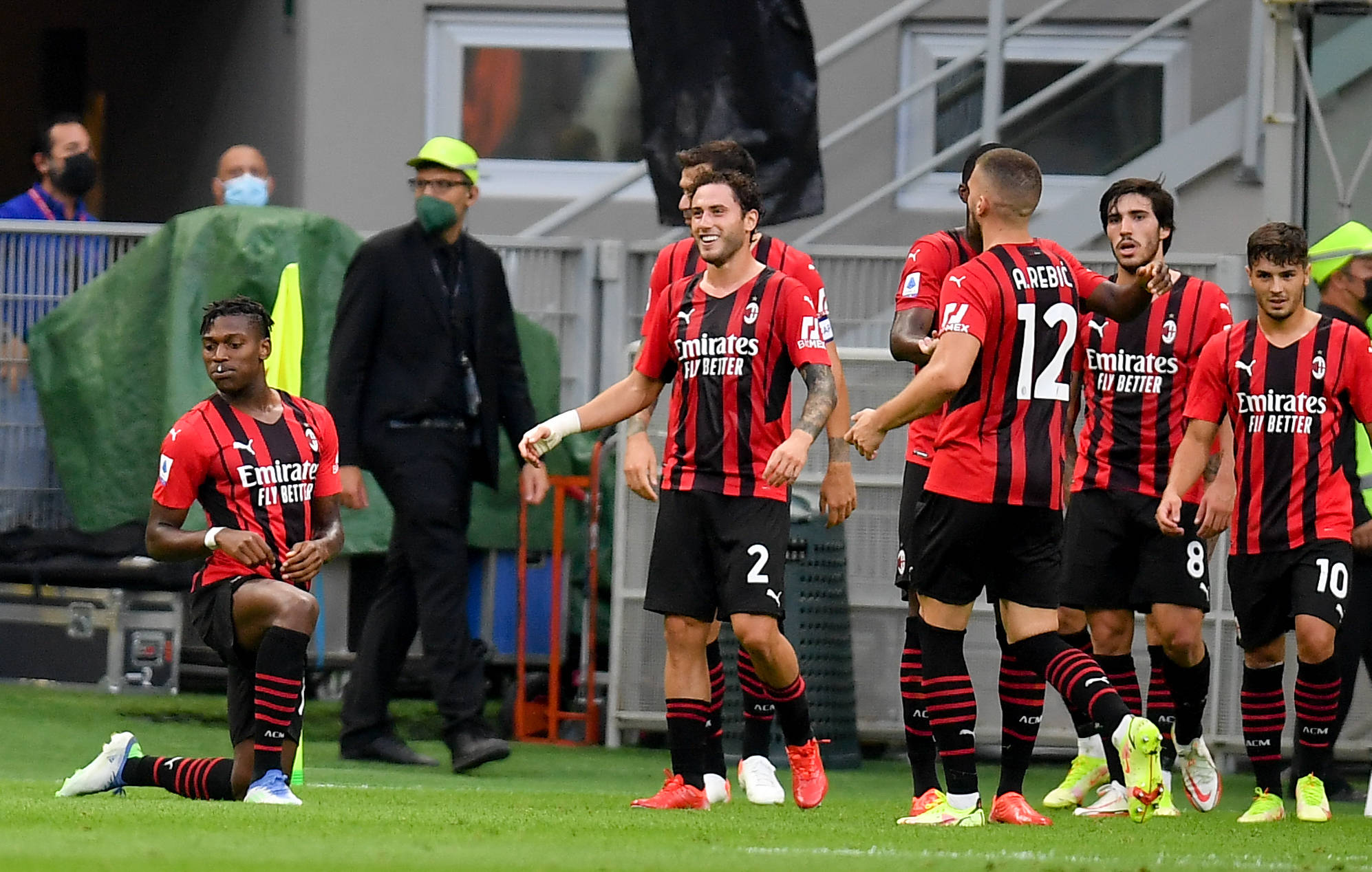 加克波伤缺数周基耶萨因病缺席，斯洛特回应球员状况（加克波伤停数周，基耶萨病缺；斯洛特释疑球员情况）