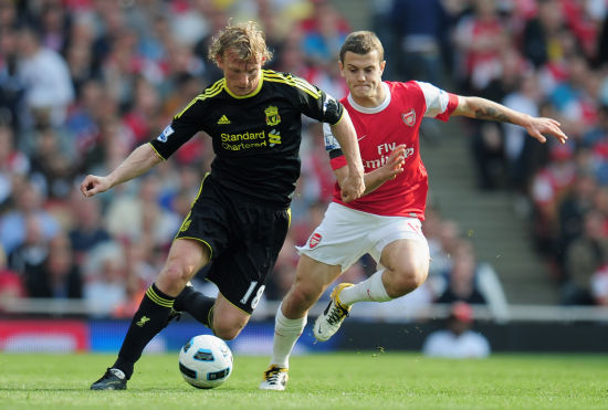 英超半场：阿德利、亚当斯破门，伯恩茅斯暂2-1桑德兰（英超半场战报：阿德利、亚当斯建功，伯恩茅斯2-1领先桑德兰）