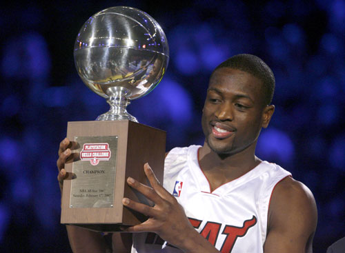 完成大四喜，姆巴佩当选欧冠官方本周最佳球员（姆巴佩轰出大四喜，荣膺欧冠官方本周最佳）