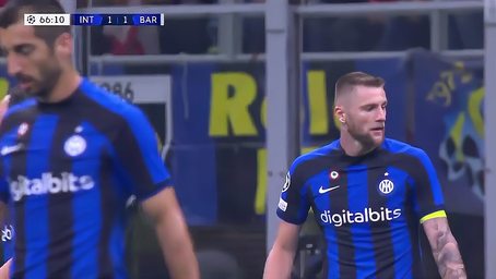 埃芬博格：拜仁前场三人能给卡尔空间，把他与梅西相比没好处（埃芬博格：拜仁锋线三人组能为卡尔创造空间，与梅西对比毫无裨益）