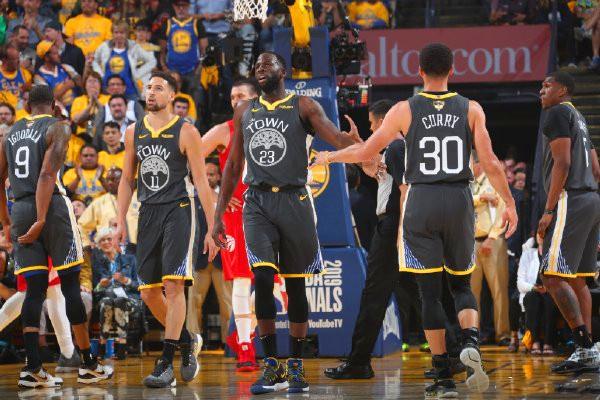 马克西姆：我曾为德泽尔比与萨索洛闹翻，愿追随他到任何地方（马克西姆：因德泽尔比我与萨索洛一度决裂，愿在任何地方追随他）