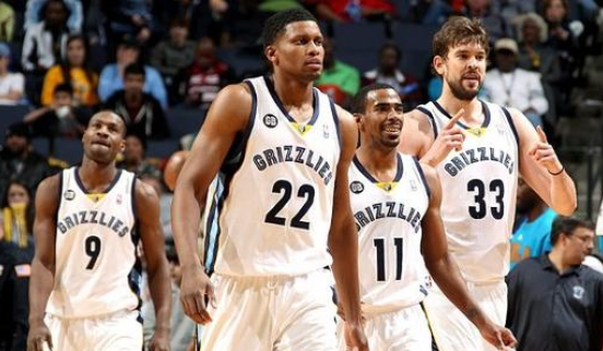 布伦特福德队史首位！官方：伊戈尔当选英超11月最佳球员（官方：伊戈尔荣膺英超11月最佳，布伦特福德队史第一人）