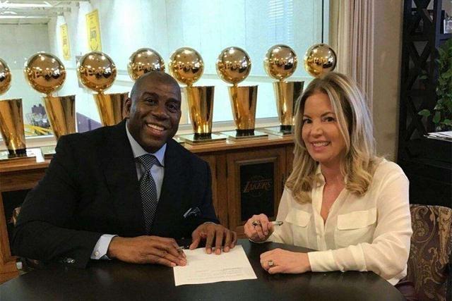 德天空：拜仁可能与格纳布里续约至2028年，但薪水会降低（德天空称：拜仁或将与格纳布里续约至2028年，薪资将下调）