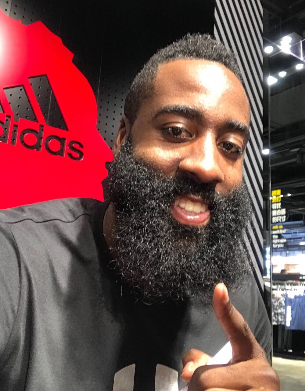 中超：山东泰山主场2-1逆转武汉三镇（中超：山东泰山主场2比1逆转击败武汉三镇）