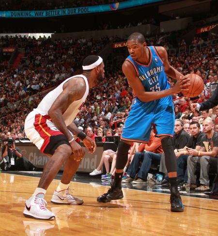 每体：巴萨新诺坎普揭幕战再遇尼科，戏剧性的对决已准备就绪（每体：巴萨新诺坎普揭幕首战重逢尼科，戏剧之战一触即发）