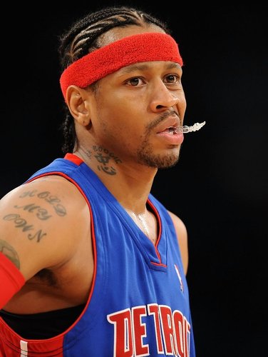 末节贡献12分 阿门：我们抢下篮板后快速推进 真正提速拉开比分（阿门末节12分：抢板后快速推进，提速扩大分差）