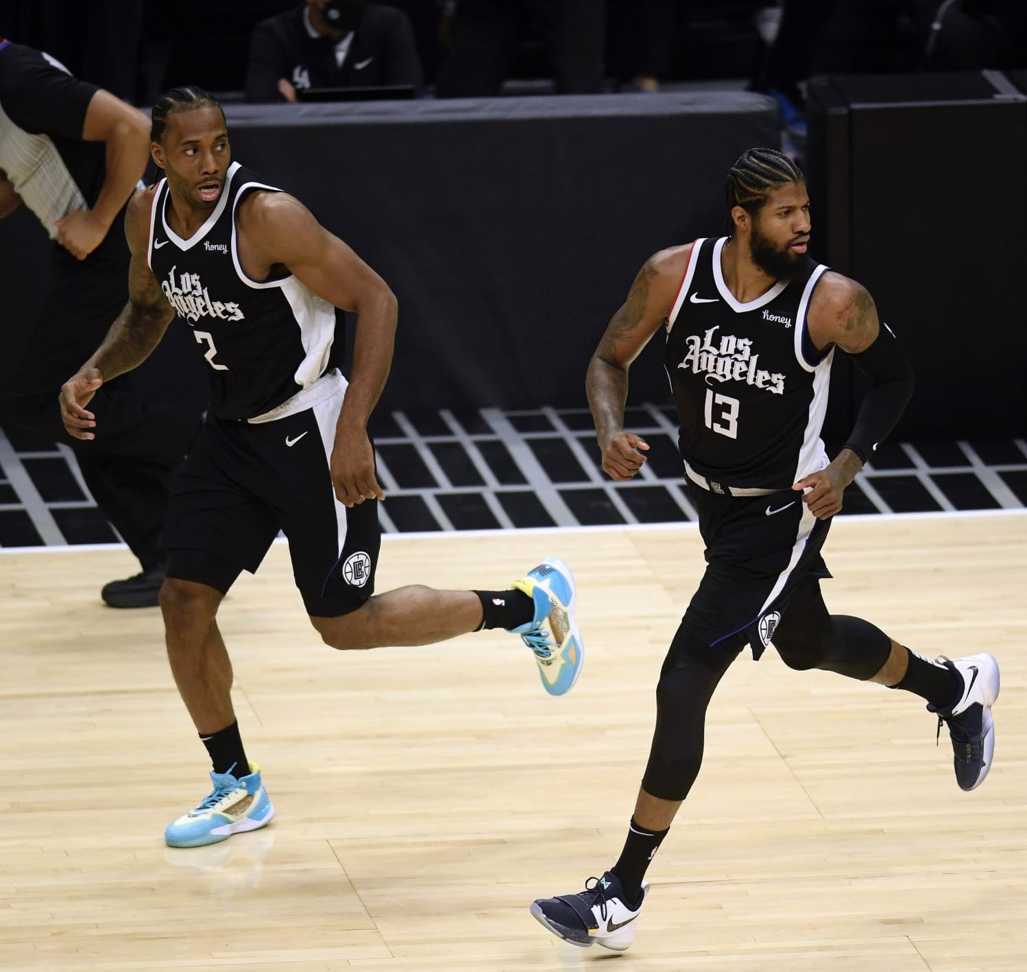 俄足协秘书长：曾计划与中国队踢友谊赛，但因时间冲突未能举行（俄足协秘书长：原拟与中国队进行友谊赛，因档期冲突未能成行）