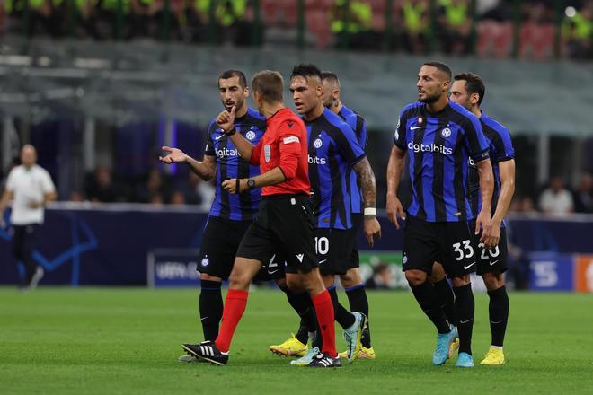 跨越20年的青春！C罗有望迎来个人第六次世界杯之旅（20年韶华见证！C罗或将踏上第六次世界杯征程）