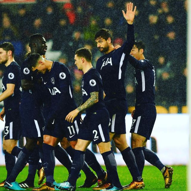 欧冠赛场精彩瞬间：巴萨2-1战胜尤文图斯,（欧冠高光时刻：巴萨2-1力克尤文图斯）